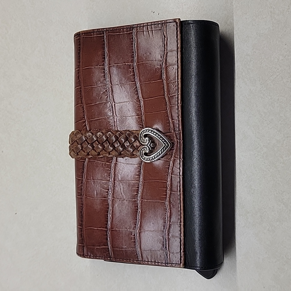 Brighton wallet